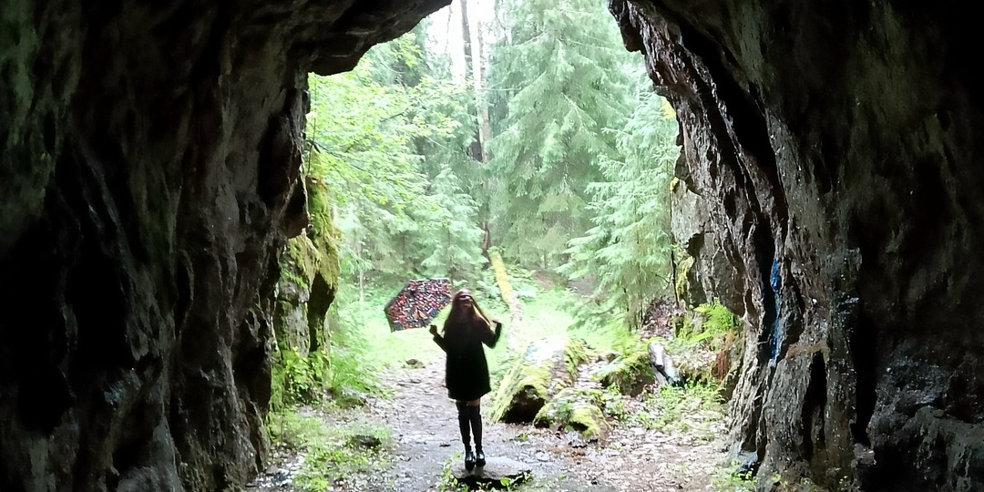 Интересные окраины Выборга. Пещеры в скале и гранитное побережье залива (Мыс Бобовый)