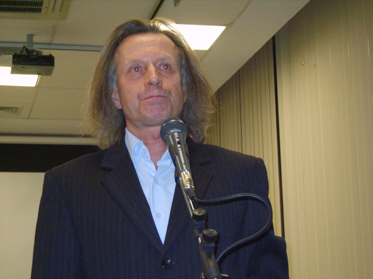 Закончил адаптацию на американский рынок первого сезона сериала "Киев - наш город". Вот что ответил мне ИИ за мою работу.