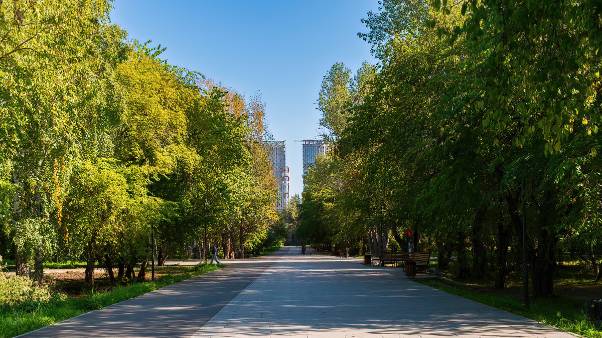 Сквер Сибиряков-Гвардейцев. Новосибирск. Фотография - www.openmainphoto.ru