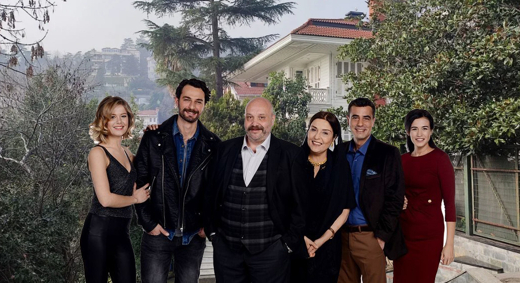 Главные герои сериала на фоне особняка. Коллаж сделан автором