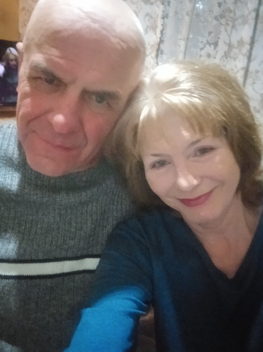 У нас мало совместных фотографий. 