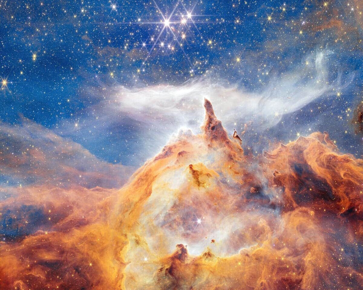    Звездное скопление Pismis 24 / © NASA, ESA, CSA, and STScI