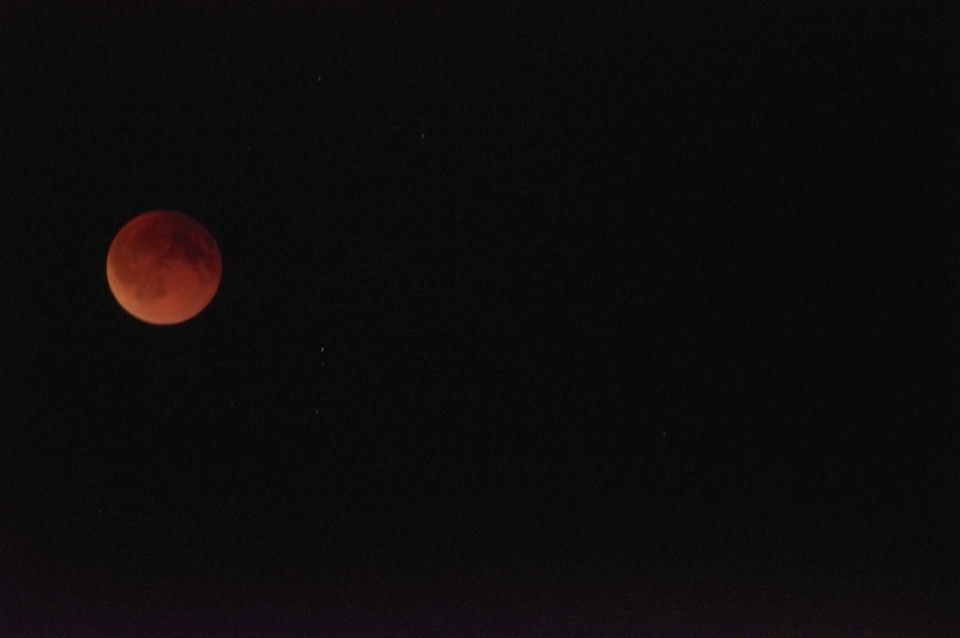    Ученые объяснили феномен «кровавой Луны», увиденной в Коми. Фото: Сыктывкарский астрономический клуб.