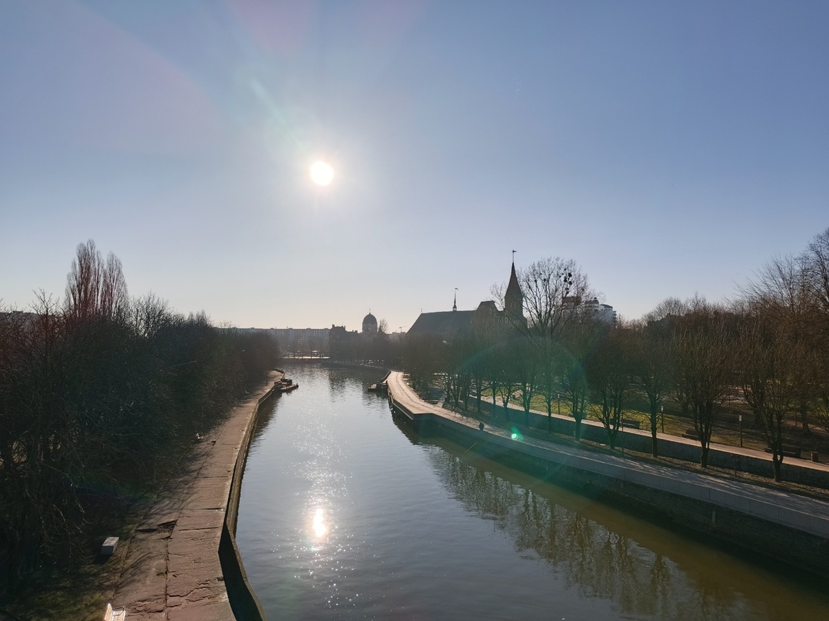 Центр Калининграда: река Преголя, Кафедральный собор на о.Канта