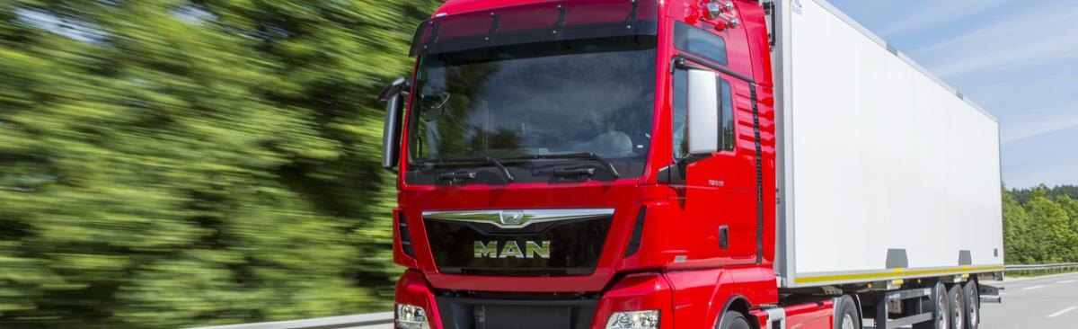 В РОССИИ ПРОДОЛЖАЕТ СТАРЕТЬ АВТОПАРК ГРУЗОВИКОВ