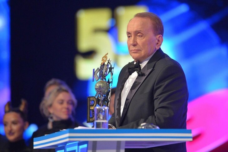    В 2017-м поговаривали, что от имени центра «Планета КВН» Масляков передал своему творческому объединению «АМиК» кинотеатр «Гавана» на Марьиной роще в Москве, из-за чего возникал конфликт интересов