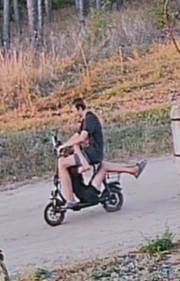 Поза "взаимный самокатинг" или "голова к головке"