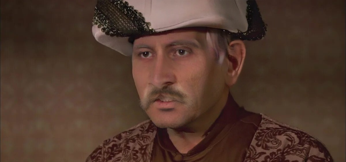 - Это то, что вы просили узнать о Мустафе паше.