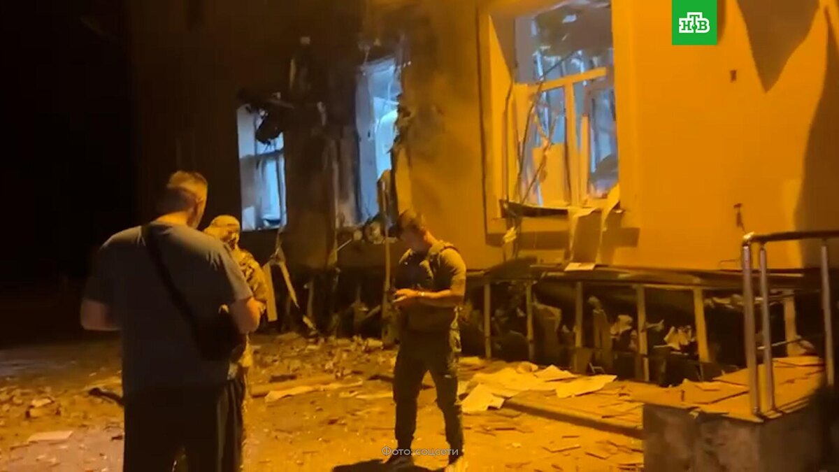    Пятеро взрослых и подросток ранены при ударе по парку в Донецке