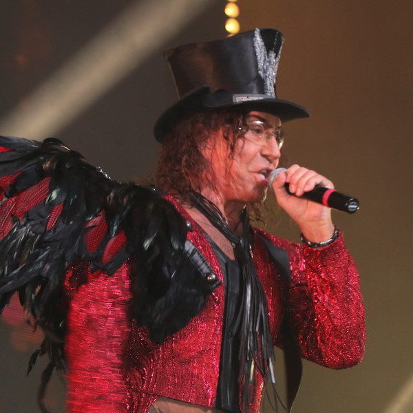     Обзор: «Умеет ли петь Валерий Леонтьев | Главный эпатаж 90-х, возмутительно весело!»