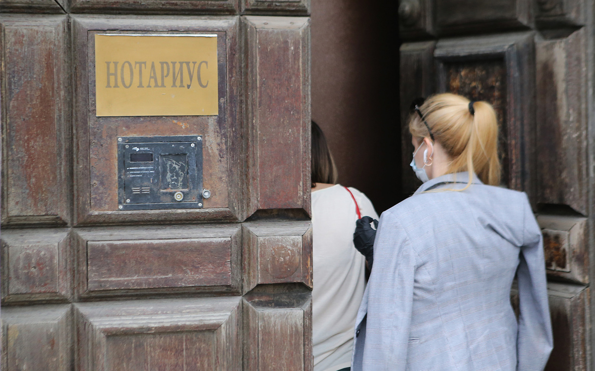 Ярослав Чингаев / ТАСС📷Для вступления в наследство на автомобиль необходимо получить свидетельство о праве на наследство. Такой документ выдается нотариусом