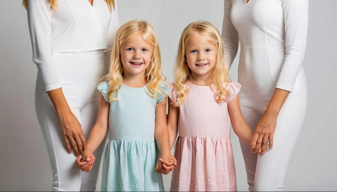 И это ИИ. Хотя похожи😂.