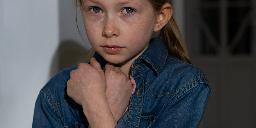 «Зачем нам полиция?»: узбек похитил девочку-сироту и купил ей свадебное платье