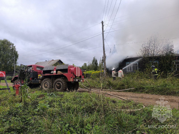    В Кировской области из-за пепла сгорел дом на две семьи