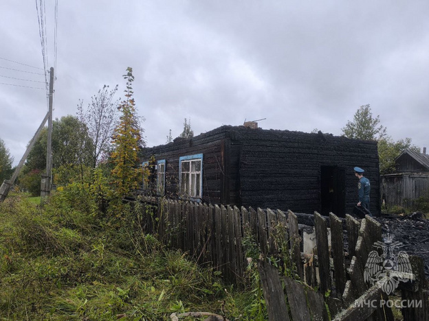    В Кировской области из-за пепла сгорел дом на две семьи