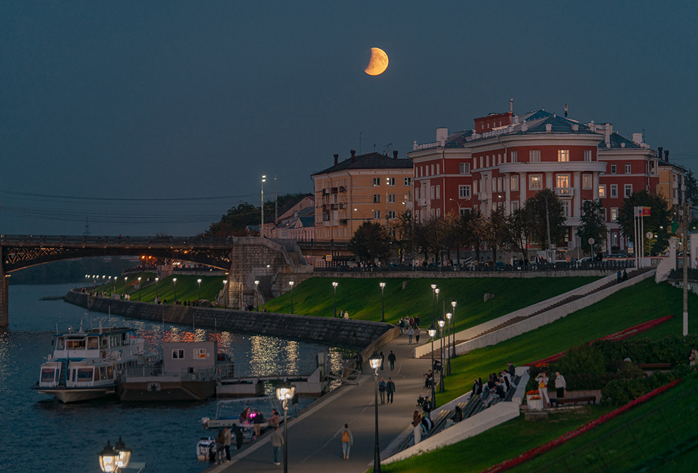 Первая фаза лунного затмения