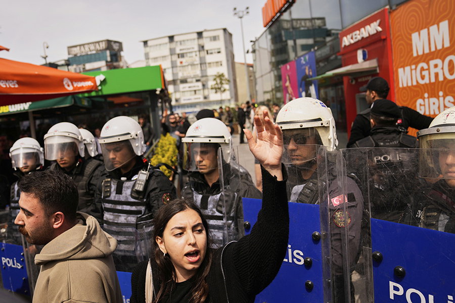    © Khalil Hamra/ТАСС