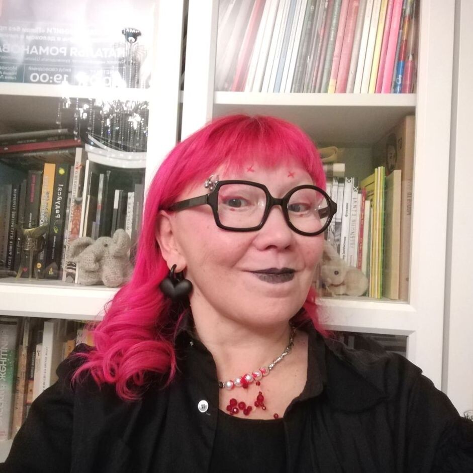 Наталья Романова, автор книг "Идеальная грамотность" и "Пиши без правил"