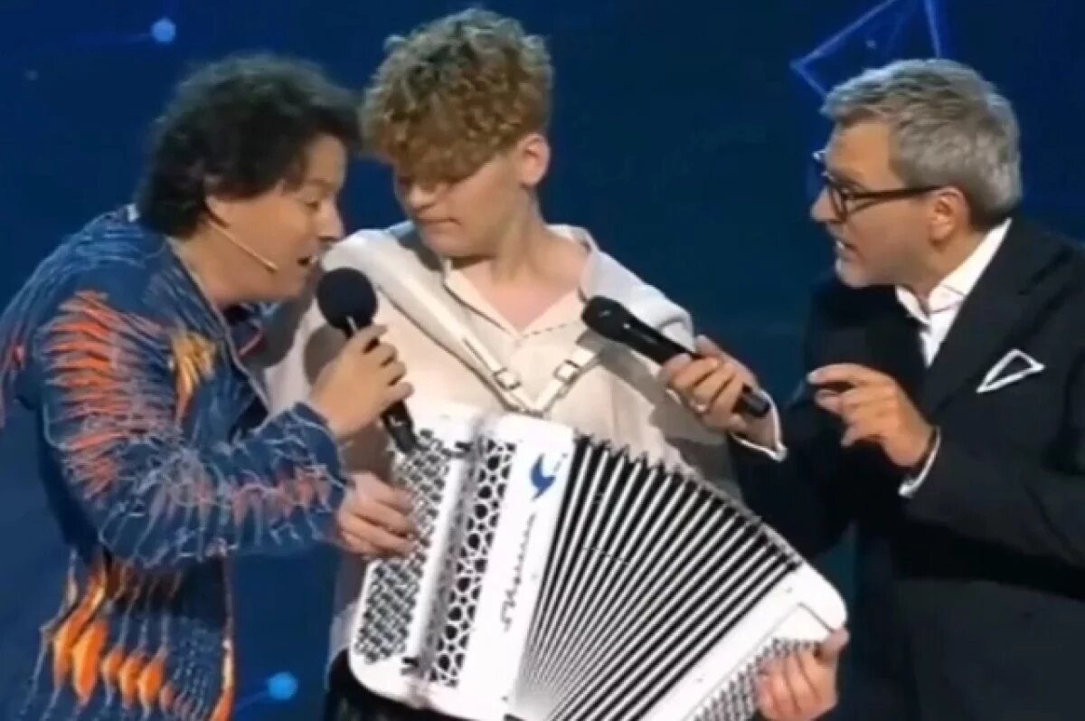    Школьник-баянист из Магнитогорска покорил звезд на музыкальном шоу