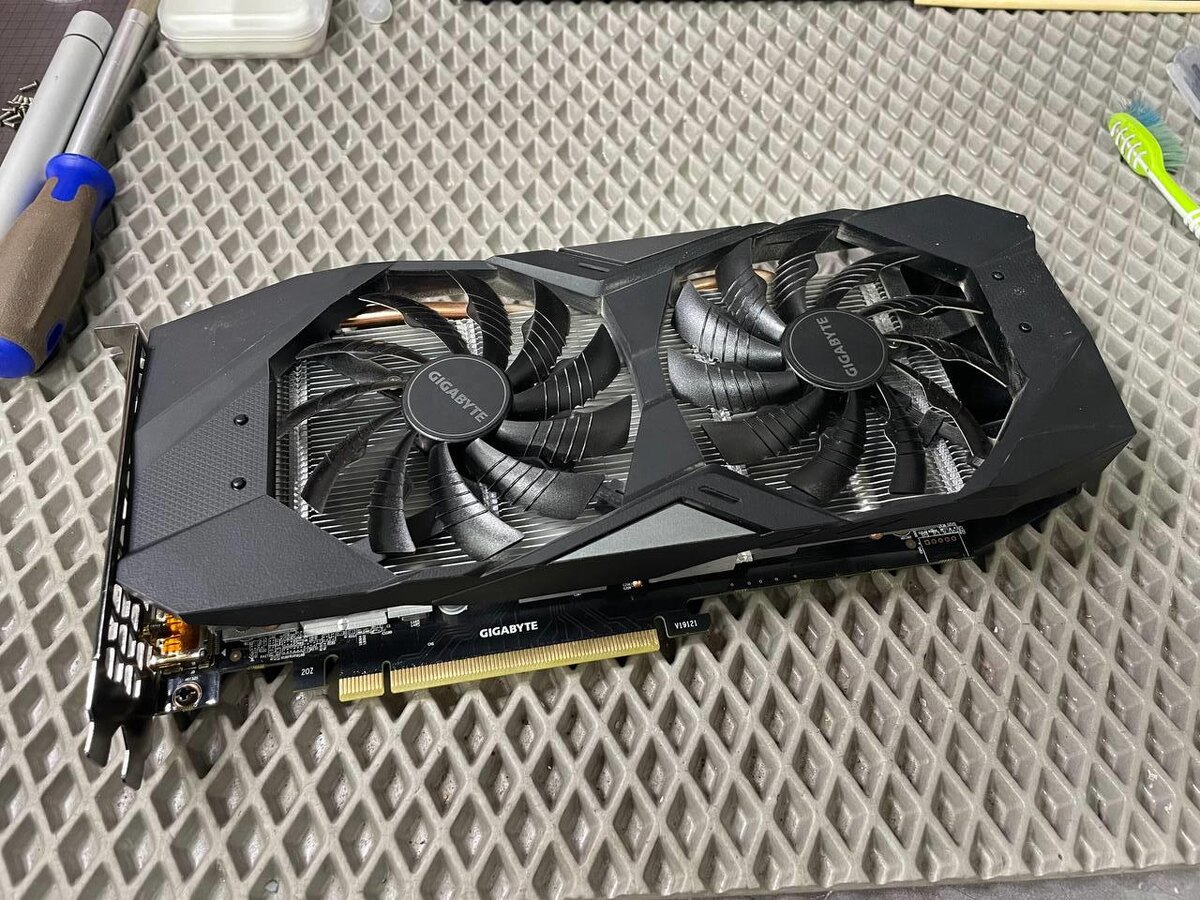 RTX 2060 Super Gigabyte Windforce 2OC Rev. 1.0