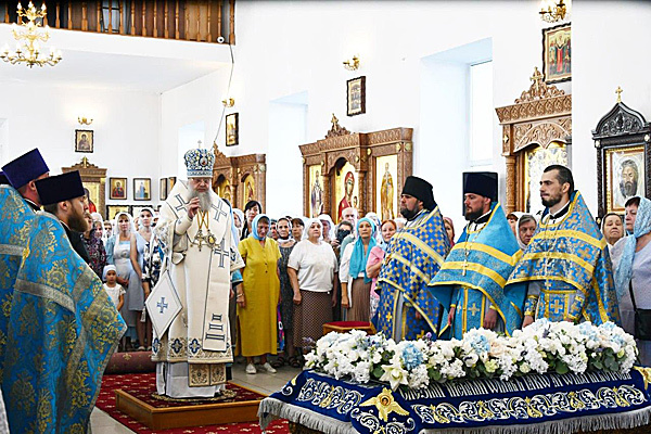    Божественную литургию возглавил митрополит Меркурий. / ФОТО Юлии Фроловой Администратор