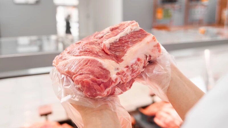     Мясо на прилавке. freepik.com/serhii_bobyk.