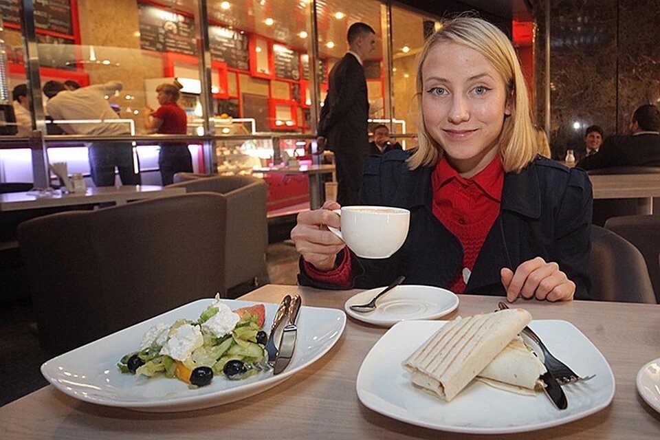 Современная жизнь диктует свой темп. Фото: Тимур ХАНОВ