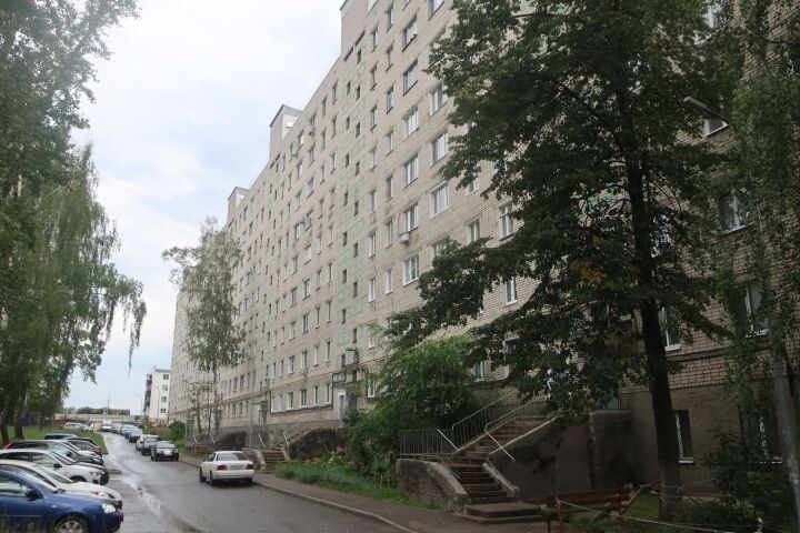 Дом №55 по улице Гоголя - самый первый в Зеленодольске, за которым закрепилось "китайское" прозвище, между тем его длина - скромные 140 м