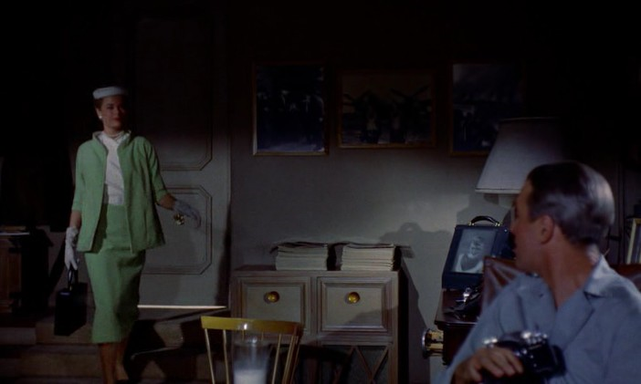 Кадр из фильма "Окно во двор" (1954)