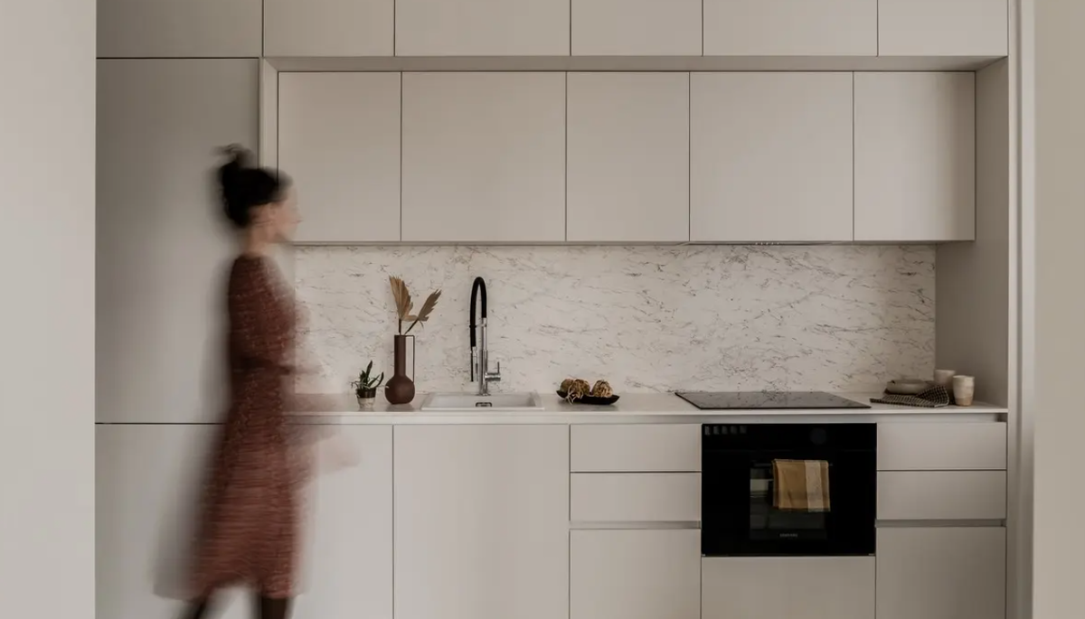 Очень приятный и "дорогой" цвет кухни