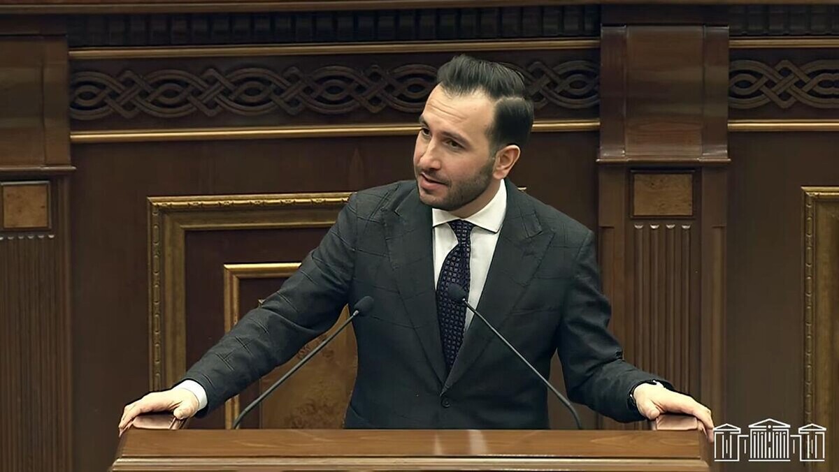 © Photo : press office of the Parliament of Armenia