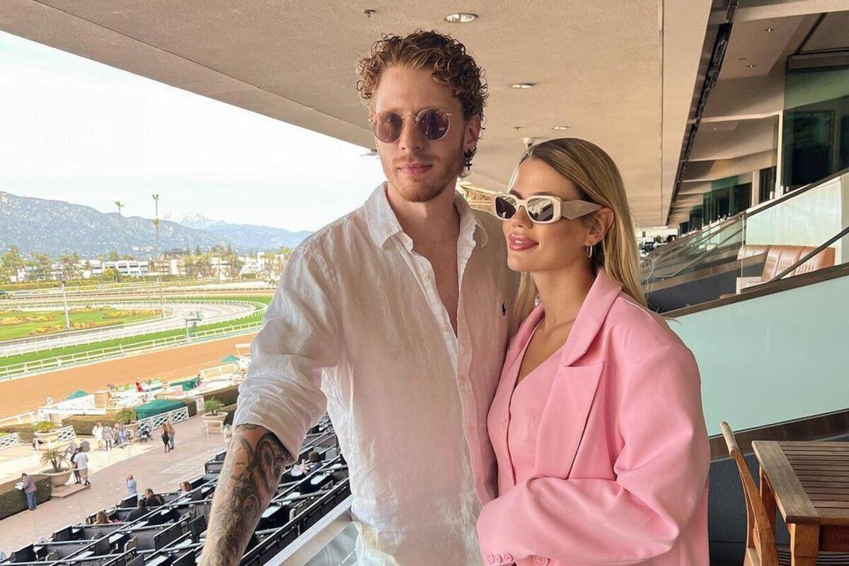    Никита Пресняков с женой Аленой Социальные сети