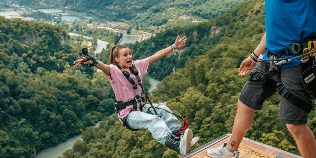 Как побороть страх перед прыжком с банджи: 5 работающих техник