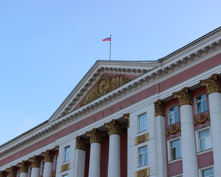     Хинштейн поручил проверить все коммерческие структуры при власти