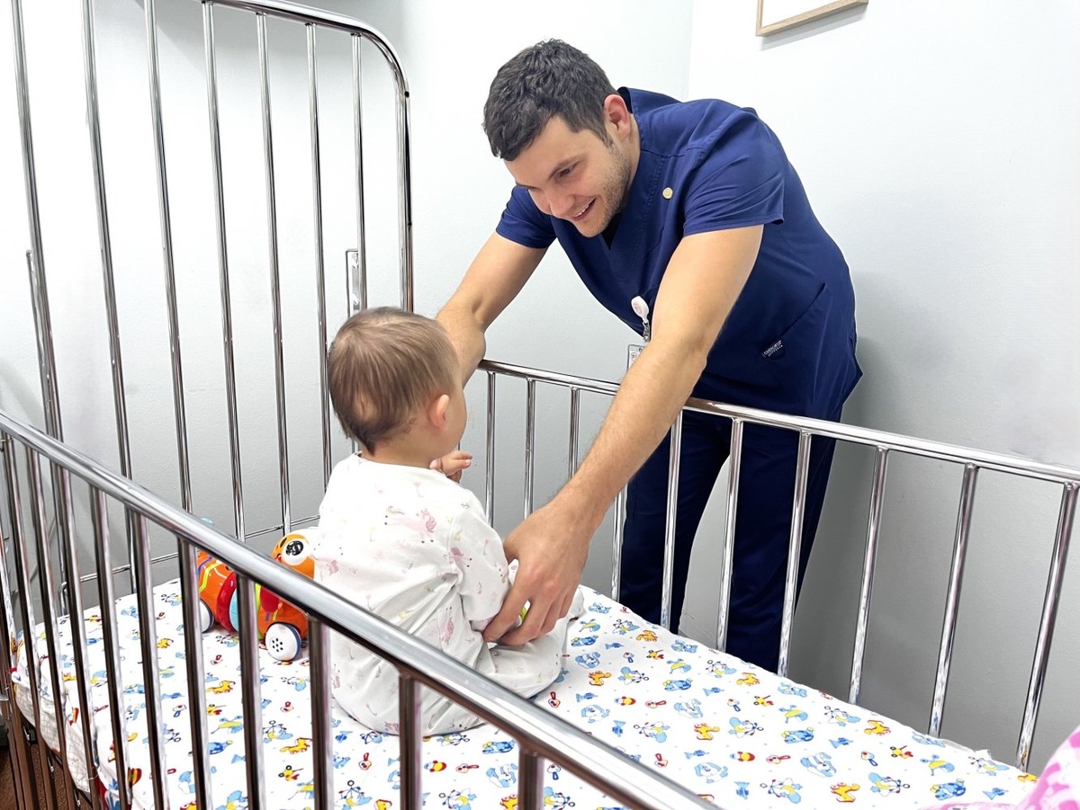    Врачи Сургута устранили огромное 1,5-сантиметровое отверстие в сердце маленького пациента, наложив на него «заплату»