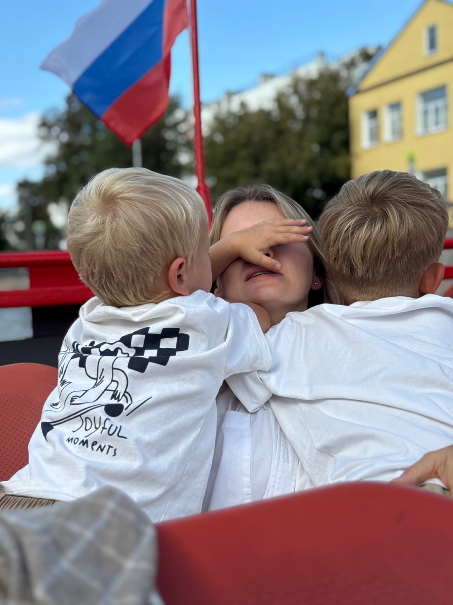 Это мы так вчера катались на кораблике 🙈 Как краткое описание моей жизни))