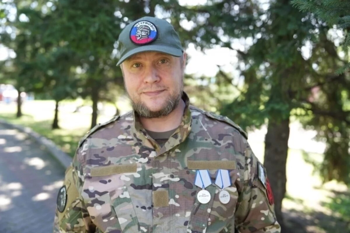    Тяжело раненый в ногу боец СВО Баламут более суток штурмовал позицию ВСУ