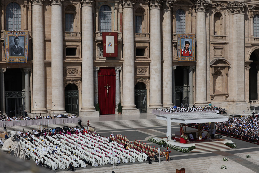    Церемония канонизации Карло Акутиса    
Фото: Marco Iacobucci / Zuma / TASS