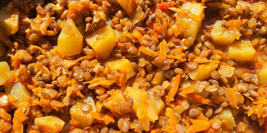Чечевица с картошкой по-гречески