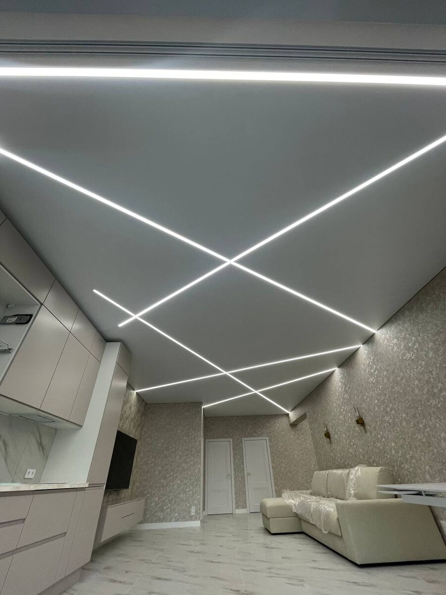 световые лини в натяжном потолке 