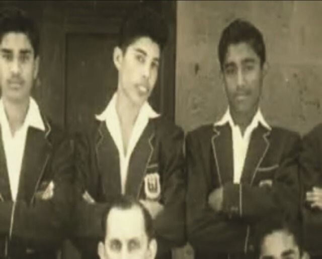 эмблема с фениксом на форме