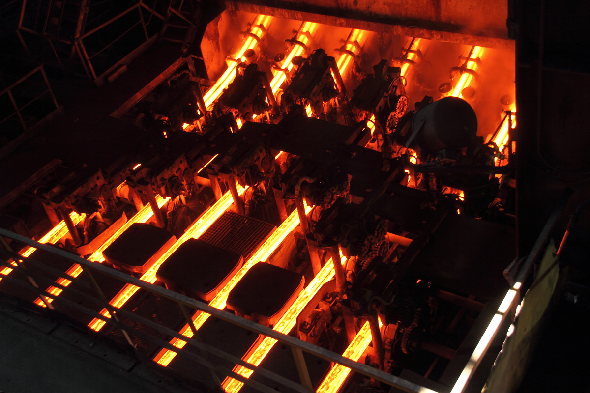 Фото ММЗ -непрерывнолитая стальная заготовка.