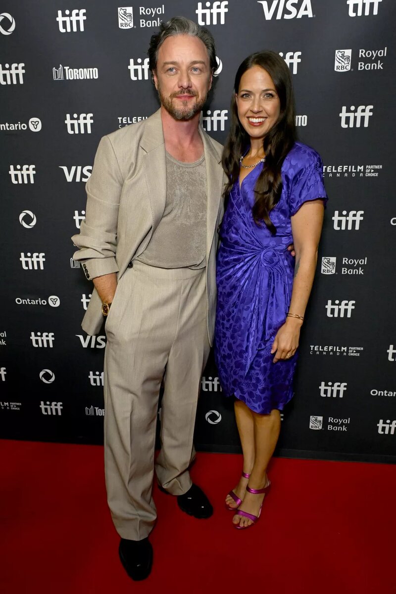 Джеймс Макэвой с женой📷
