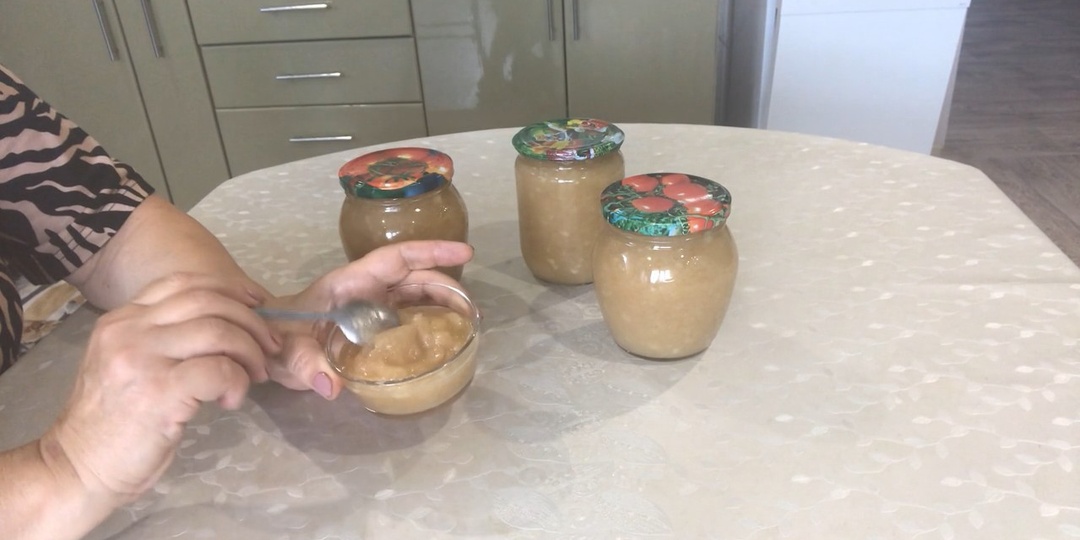 Рецепт яблочного конфитюра с корицей на зиму.