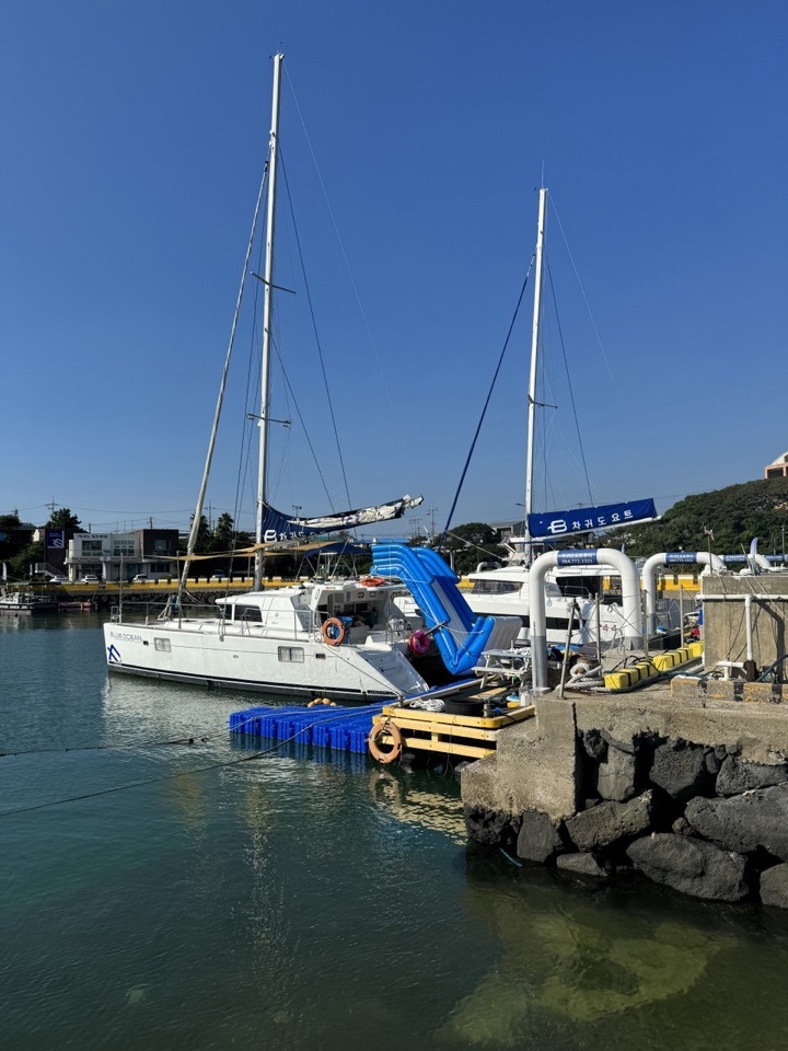 Яхта фирмы Luxury Chagwido Yacht Blue Ocean