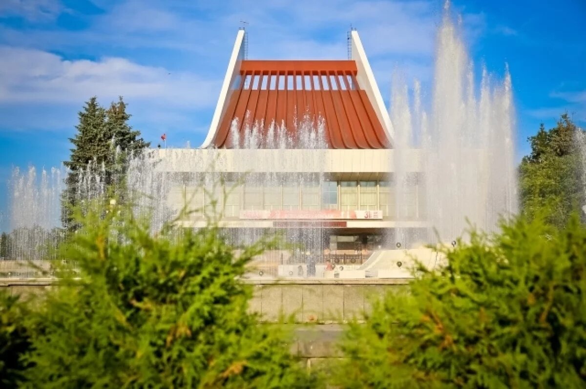    Коллективу Музыкального театра Омска представили нового режиссёра