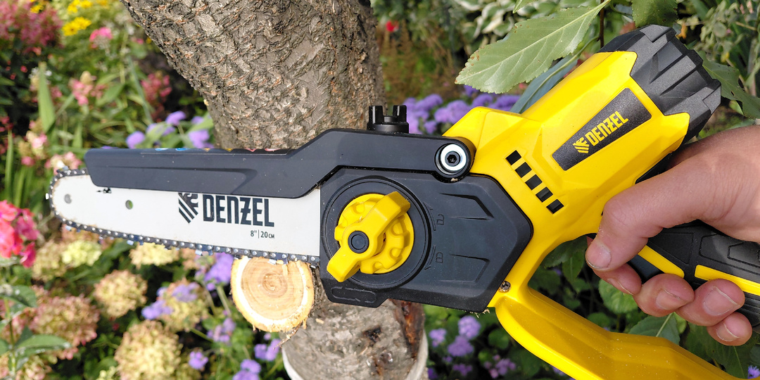 Обзор цепной аккумуляторной мини-пилы с бесщеточным двигателем DENZEL СCS-200BL
