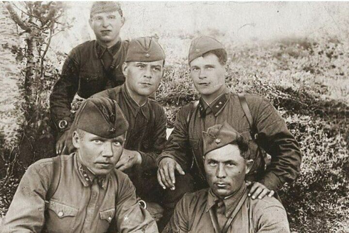 Мурманчане чтят подвиг 6-й Героической комсомольской батареи