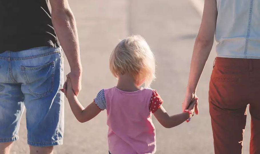 Почему ребёнок не говорит: причины в 1, 2, 3 и 5 лет и что делать родителям