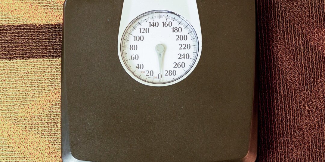 Журнал Obesity: скачки веса после 65 лет могут указывать на скорую деменцию